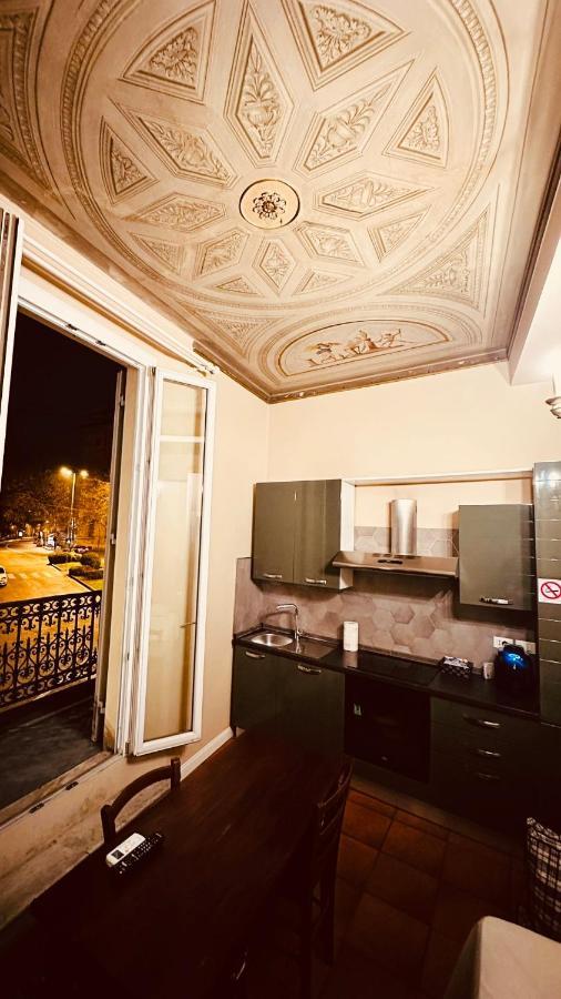 Monolocale Incantevole Al Centro Di Болоня Екстериор снимка